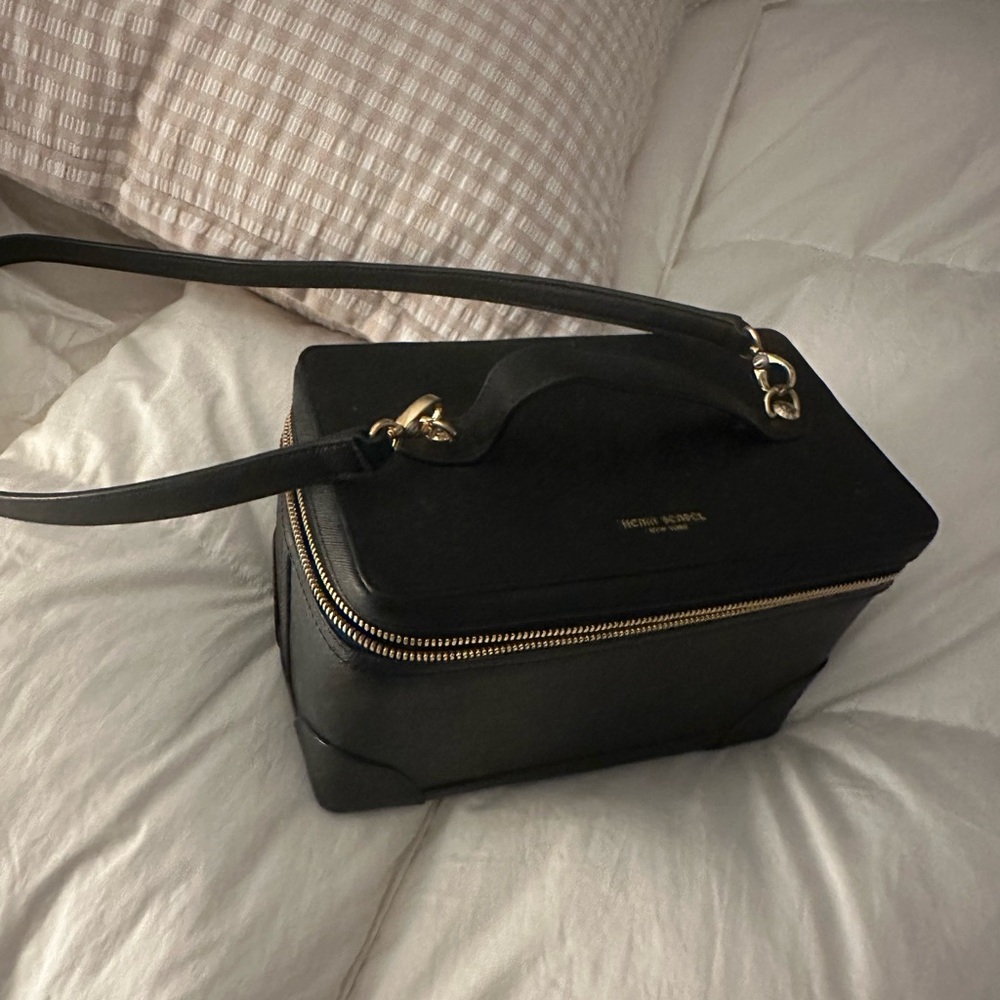 Henri Bendel Makeup & Toiletry Case